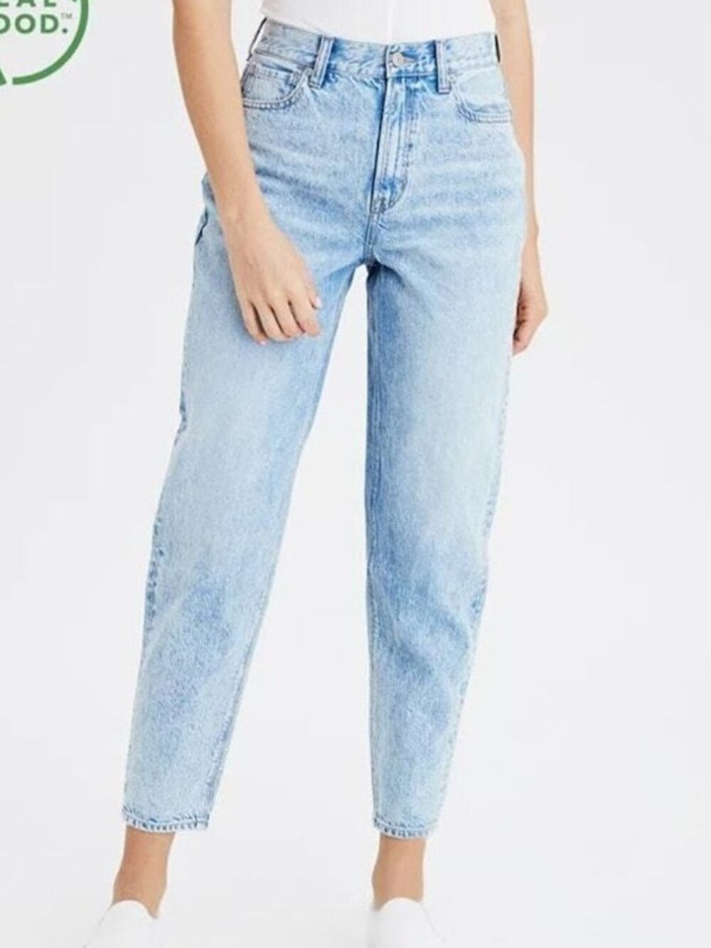 American Eagle Super High-Waisted Strigid Mom Jeans Size 000 Short Light Wash